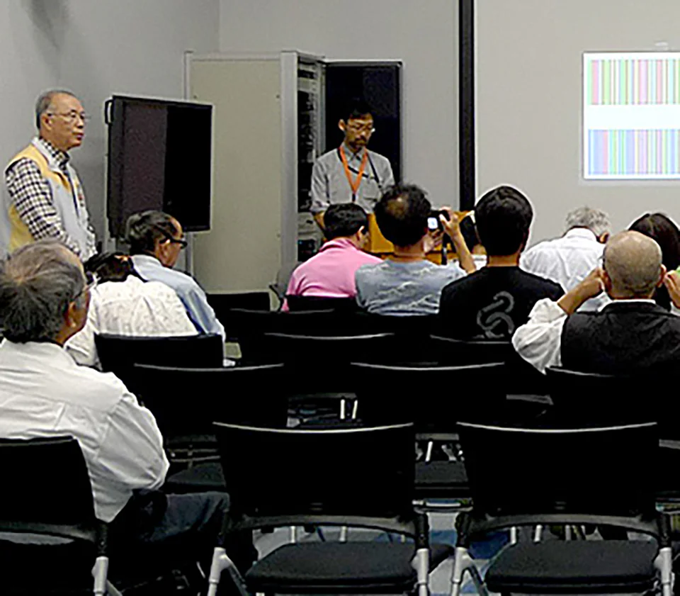 体験学習のお手伝いの様子