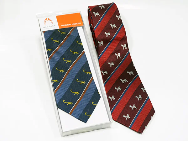 オリジナルネクタイ（フタバスズキリュウ、ハチ）